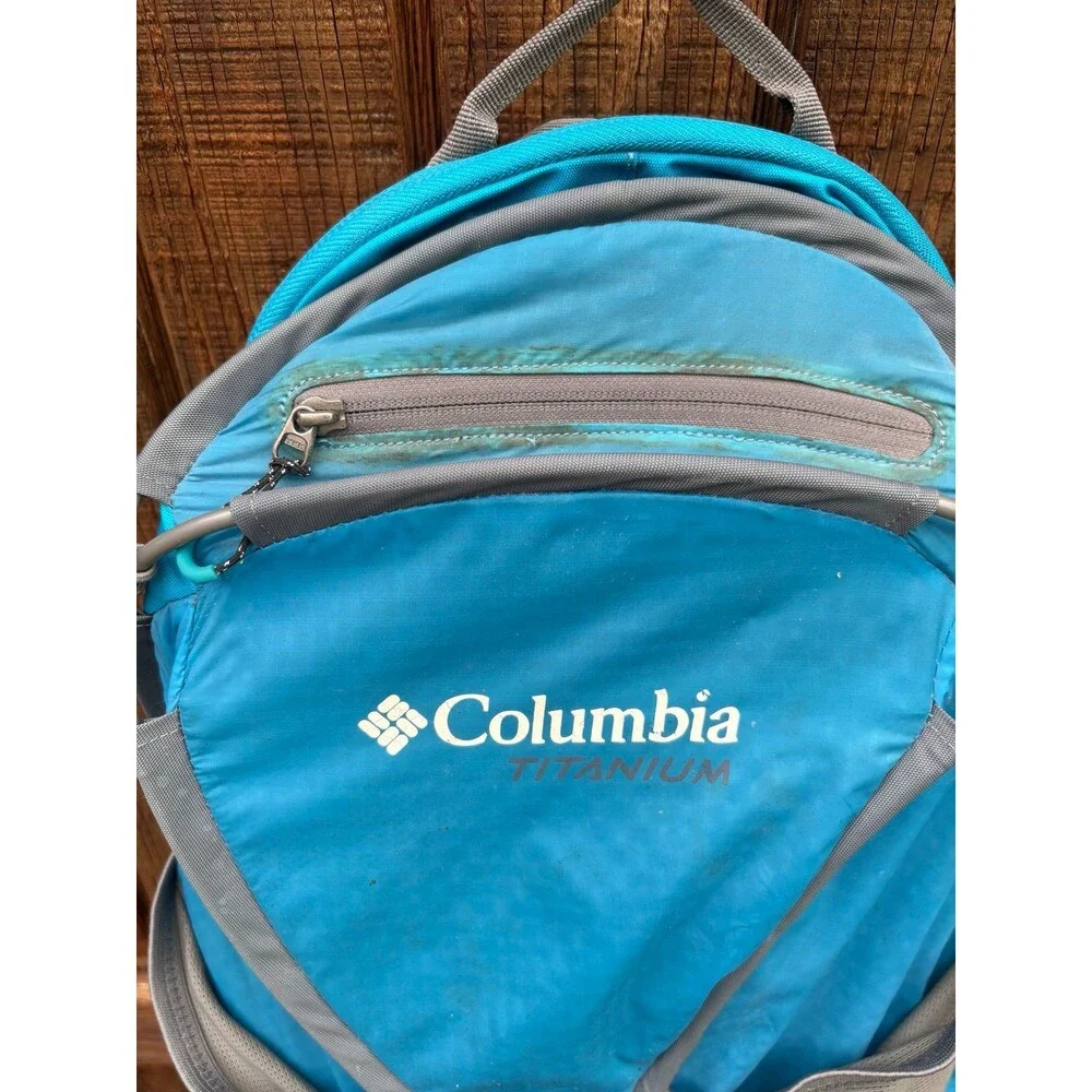 Columbia Titanium camelback